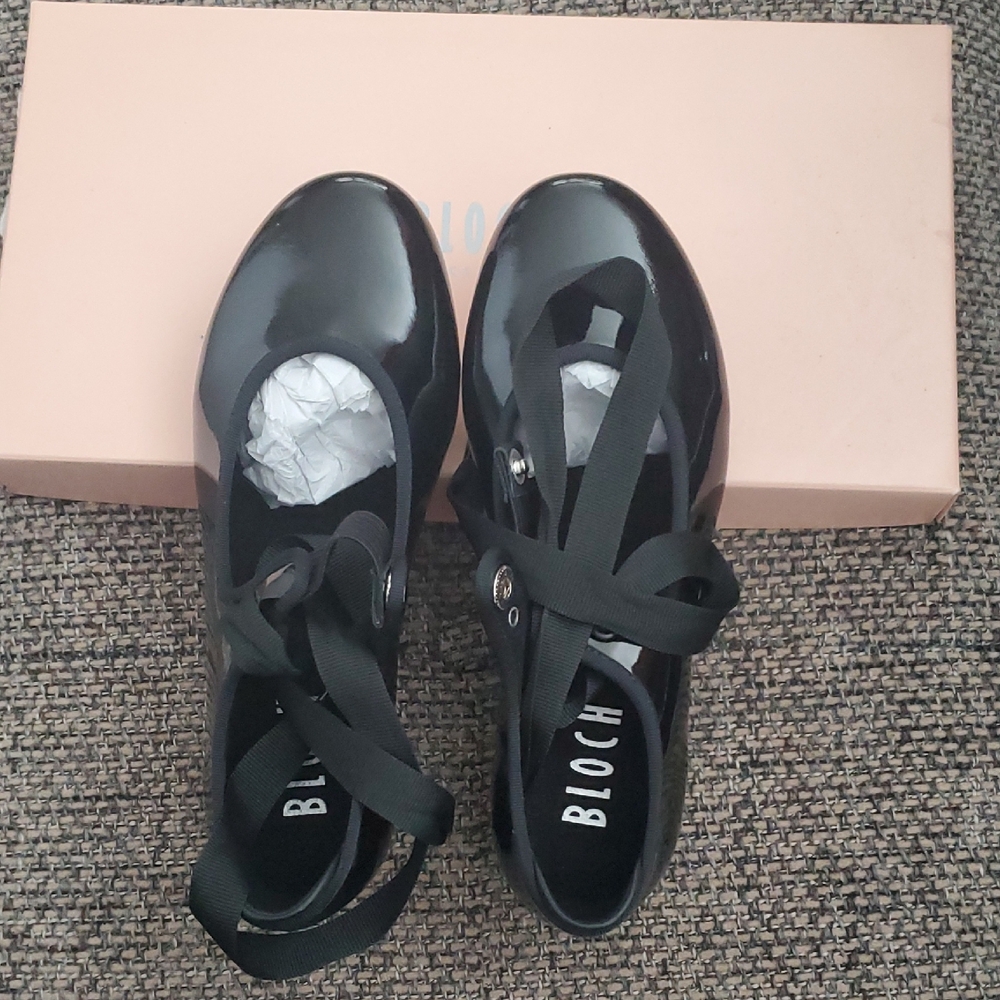 Bloch Black Patent Kids Flats Tap shoes with Ribbon